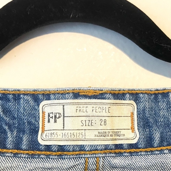 Free People SZ 28 Mini Jean Skirt Wild Rose Embroidered Studded Fray Distressed - Picture 4 of 7